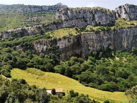 Ruta al Nacimiento del río Asón